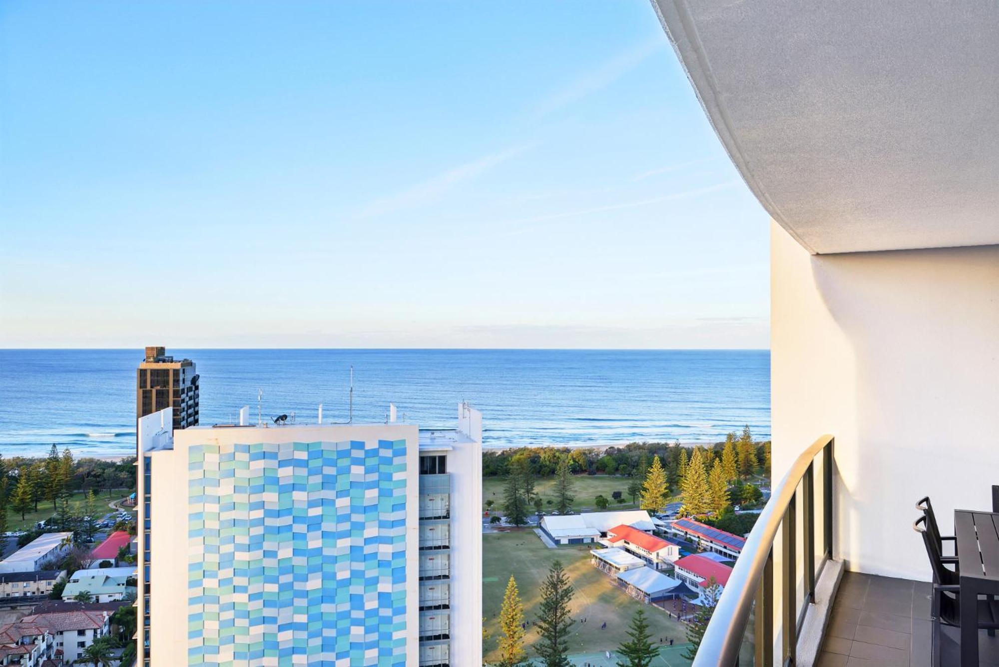 Ocean View 3-Bed With Gym, Pool, Sauna & Parking 골드코스트 외부 사진